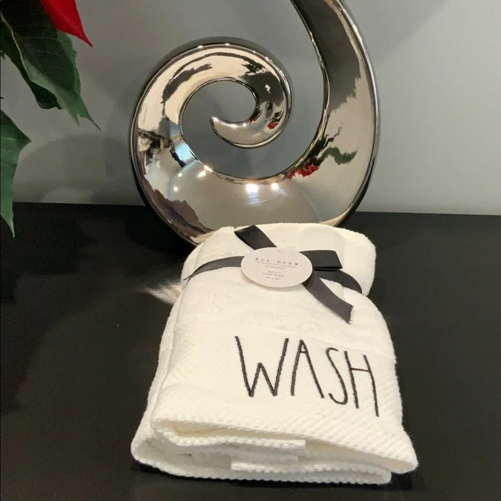 RAE DUNN 2PC HAND TOWEL SET